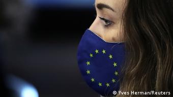 Μάσκα με τη σημαία της ΕΕ