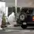 کارمندان خنثا سازی بمب به هنگام معاینه جیپ نیسان درتایمز سکویر نیویارک به روزیکشنبه 2 ام می