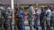 Civils et militaires font la queue pour aller voter (élection présidentielle 2020) Civils et militaires font la queue pour aller voter (élection présidentielle 2020)