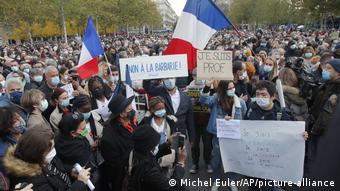 Демонстрации в память об убитом учителе в Париже, 18 октября