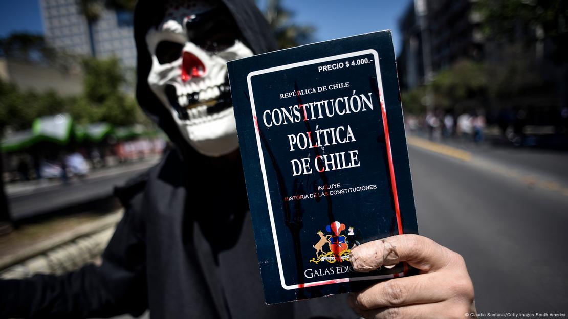 Cuatro miradas sobre la propuesta constitucional que fractura Chile