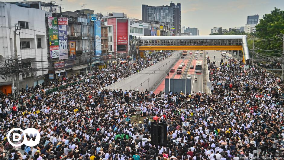 Thailand Protests Why Are People Taking To The Streets Dw 10 20 2020