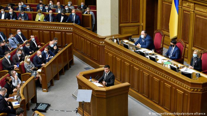 Президент України Володимир Зеленський виступає у Верховній Раді України
