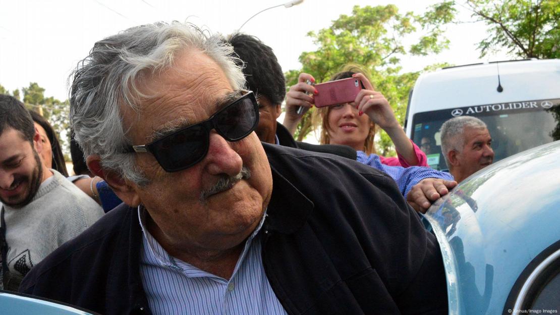 Mujica de óculos de sol em Montevidéu em 2014 Mujica de óculos de sol em Montevidéu em 2014