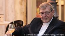 4.10.2020, Rom, Italien, - Cardinal GEORGE PELL sitting in a bar close the Vatican City EvandroInetti via ZUMA Wire Vatican City State - ZUMAi15_ 20201004_zaf_i15_076 Copyright: xEvandroxInettix