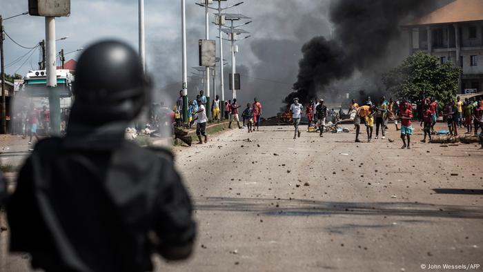 Opposition supporters clash with police in Conakry