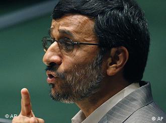 Kommentar: Ahmadinedschads Flucht nach vorn – DW – 04.05.2010
