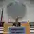 Philippos Petsalnikos, Präsident des griechischen Parlaments. Photo von der Jubiläumsfeier im Bonner Plenarsaal zum Festakt 50 Jahre Griechen in Deutschland, 2. Mai 2010. (Photo: Vangelis Mamaligas)