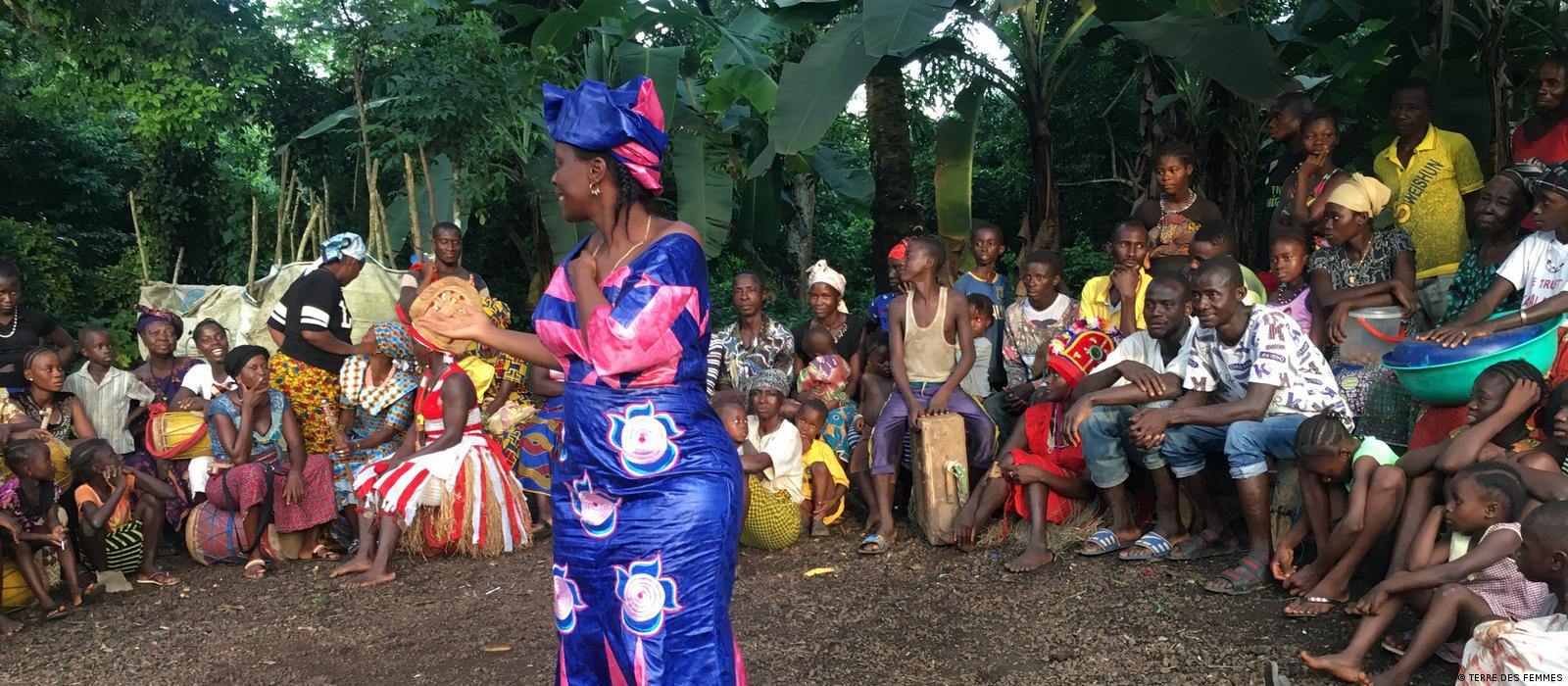 1600px x 700px - The woman fighting Sierra Leone's FGM tradition â€“ DW â€“ 01/03/2021