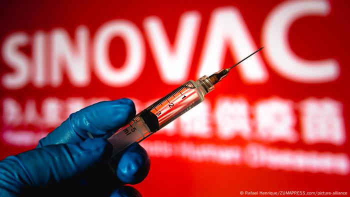 Coronavirus Digest China S Sinovac Vaccine 78 Effective Says Brazil News Dw 07 01 2021