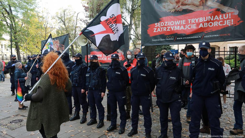 Genüssliche Maßnahmen Von Einer Scharfen Teenagerin Aus Polen Genüssliche Maßnahmen Von Einer Scharfen Teenagerin Aus Polen