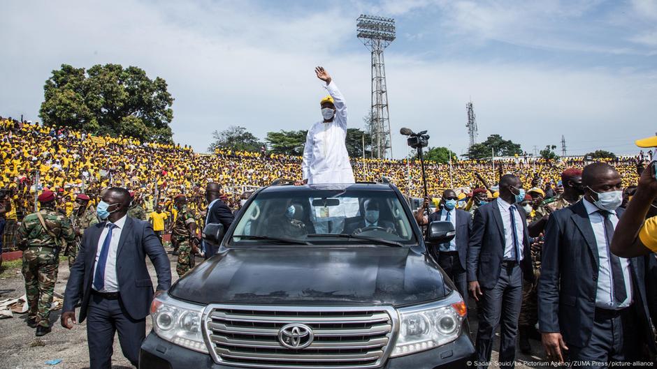 Guinea President Alpha Conde Poised For Landslide Election Win News Dw 23 10 2020