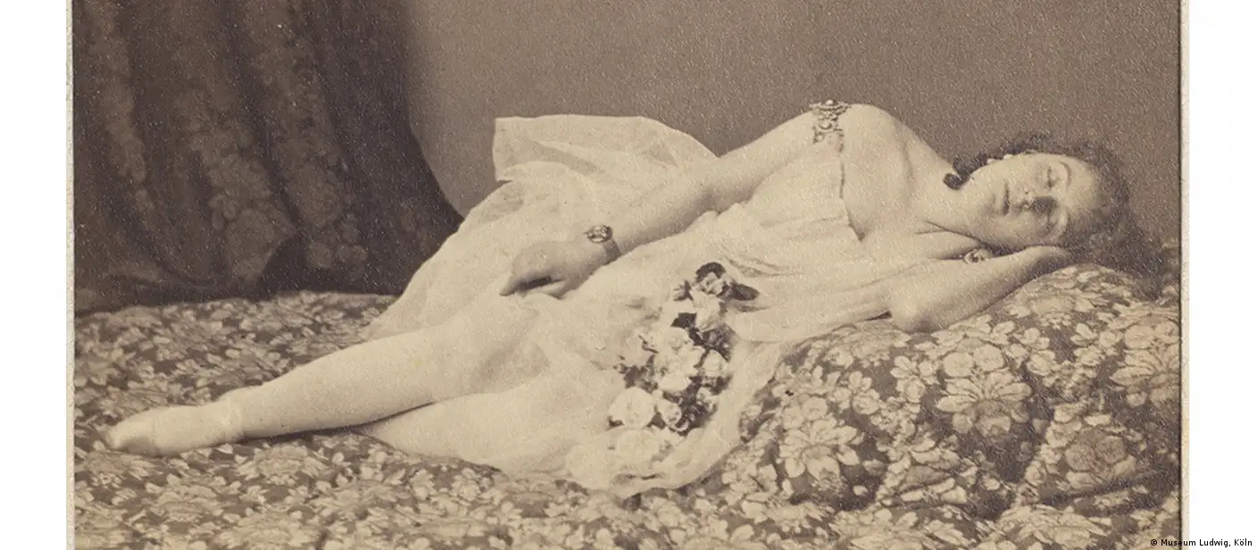 Yalangoch Sisi Kate fotosurati