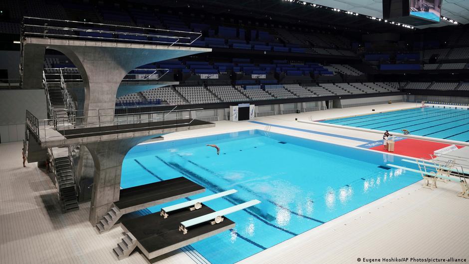 Japón inaugura su centro acuático olímpico
