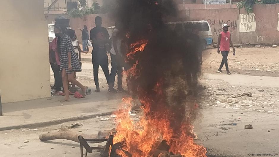 Manifestação em Luanda: Seis jornalistas entre os detidos ...