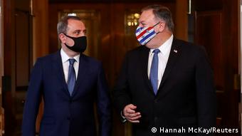 Armenien und Aserbaidschan eignen sich unter US-Vermittlung auf eine neue Waffenruhe (Hannah McKay/Reuters)