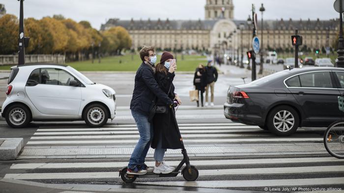 Frankreich Coronavirus (Lewis Joly/AP Photo/picture-alliance) Frankreich Coronavirus (Lewis Joly/AP Photo/picture-alliance)