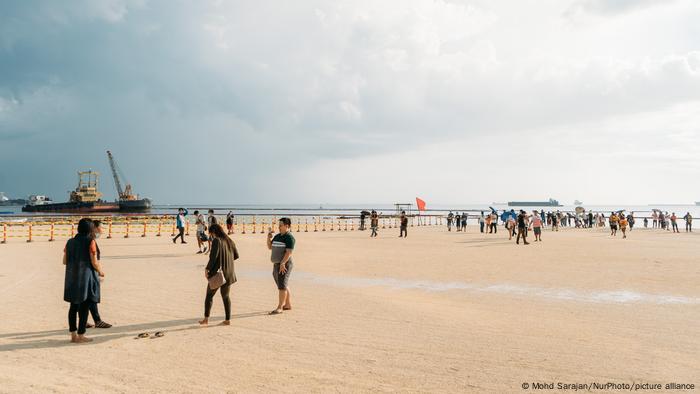 Philippines Artificial White Sandy Beach Could Spell Eco Disaster Environment All Topics From Climate Change To Conservation Dw 26 10 2020