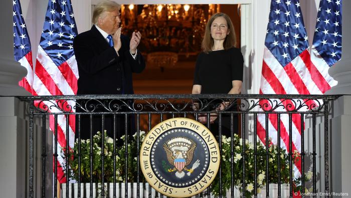 ABD Başkanı Donald Trump ve Yüksek Mahkeme'nin yeni üyesi Yargıç Amy Coney Barrett