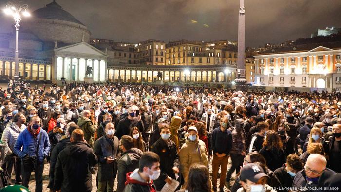 Italien Protest gegen Coronavirus Einschränkungen