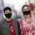 Туристы в защитных масках в Кельне, апрель 2020 года