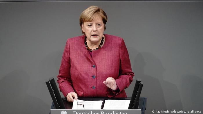 Bundeskanzlerin Angela Merkel gibt im Bundestag eine Regierungserklärung zum Coronavirus