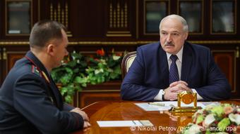 Новый глава МВД Беларуси Иван Кубраков получает напутствие от Александра Лукашенко