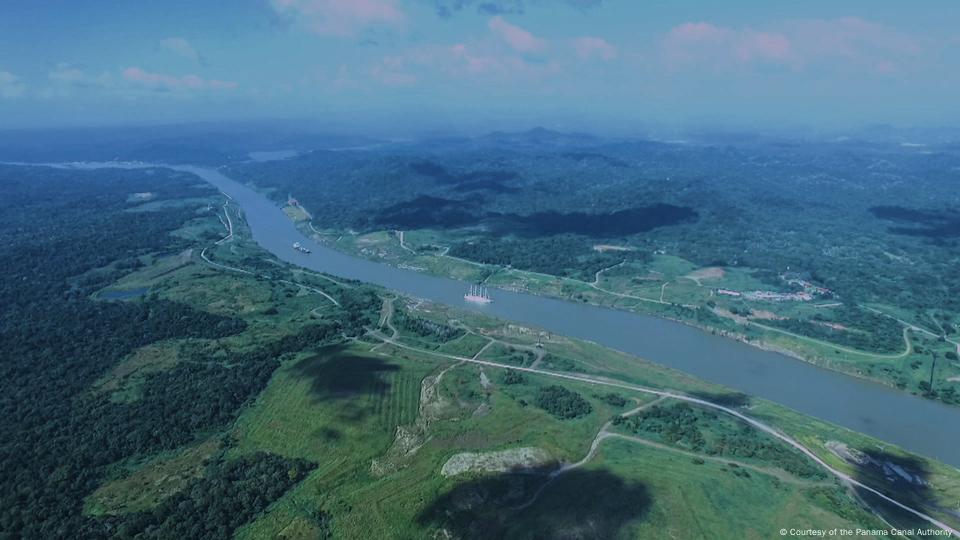 Vista panorámica del Canal de Panamá. Vista panorámica del Canal de Panamá.