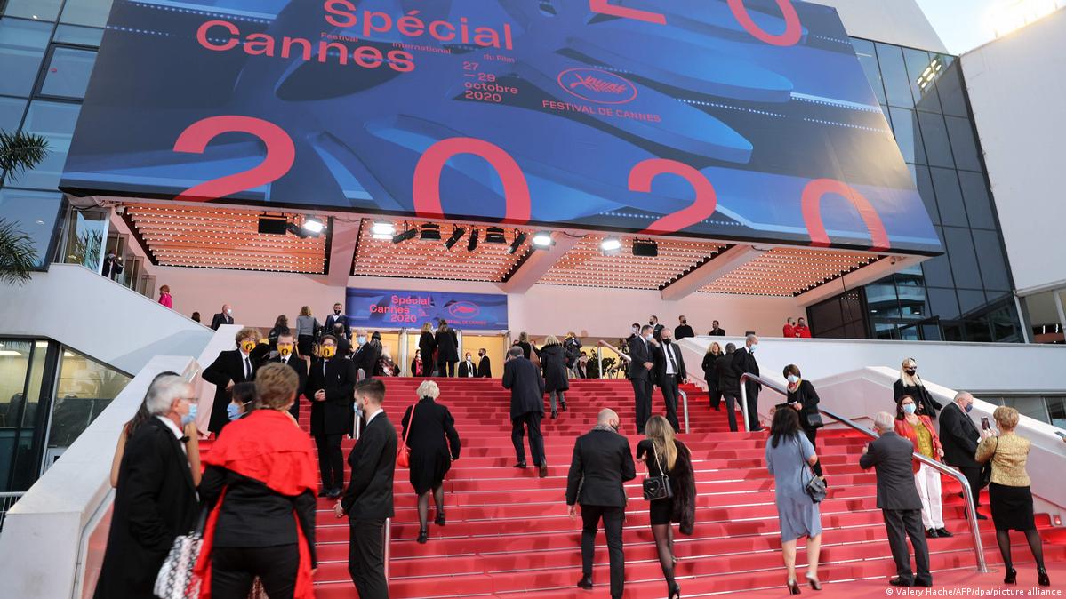 Cannes defies coronavirus with 'mini' film fest – DW – 10/30/2020