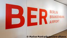 Berlin, Deutschland - 28. Oktober 2020: Neuer Flughafen Berlin Brandenburg BER Willy Brandt Airport Terminal 1 in Deutschland. | Verwendung weltweit