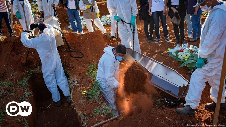 Brasil registra 1.212 mortes por covid-19 em 24 horas