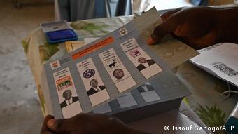 L'élection du 31 octobre et la victoire du président Ouattara sont contestées par l'opposition 