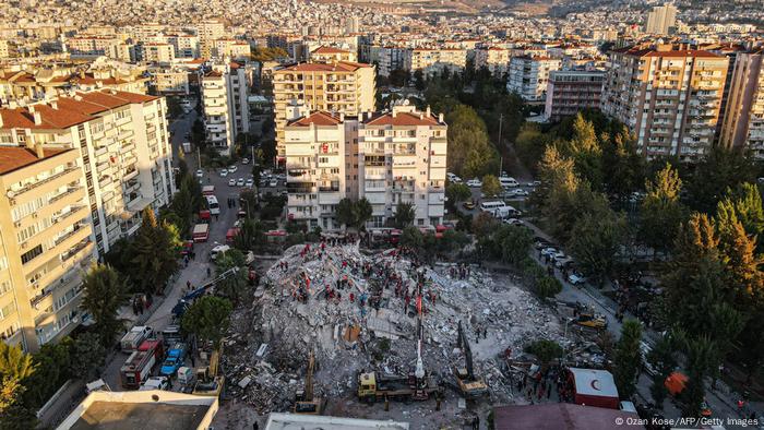 Deprem sonucu beş bina tamamen yıkıldı