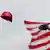 Американско знаме и шапка с надпис "Америка отново велика"