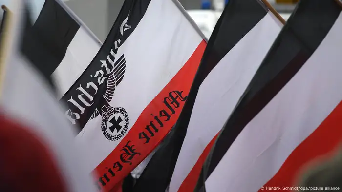 أصبحت ألوان الأسود والأبيض والأحمر ألوان الاتحاد الألماني الجديد أو الرايخ الألماني الجديد عام 1871