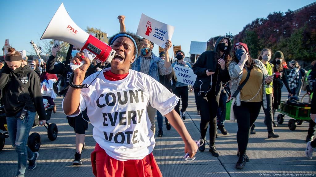 Us Election Live Updates Joe Biden Closes In As Count Drags On News Dw 05 11 2020