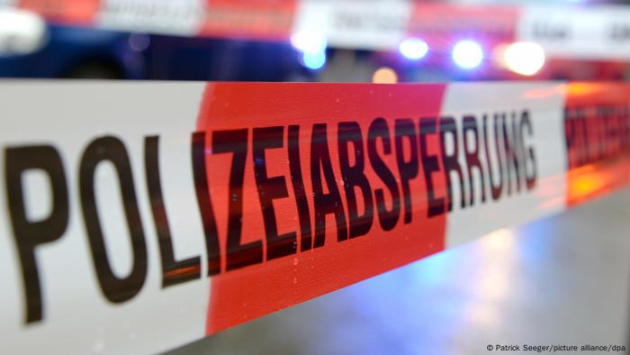 Polizeiabsperrung Durchsuchungen in Deutschland (Patrick Seeger/picture alliance/dpa)