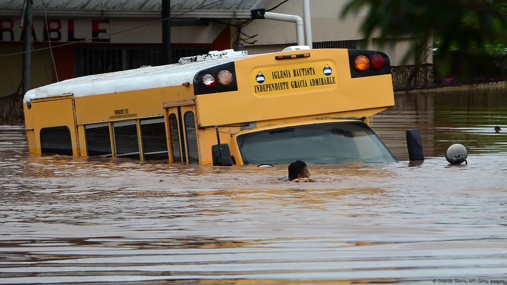 Lluvias dejan 21 muertos y miles de afectados en sur de México | Las  noticias y análisis más importantes en América Latina | DW 