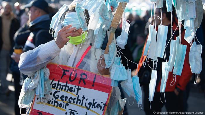 Demonstration “lateral thinking” in Leipzig