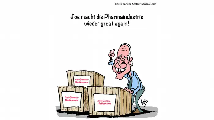 Joe Biden steht vor Kisten mit Demenzmedikamenten, darüber steht: Joe macht die Pharmaindustrie great again (@Karsten/Cartoon Toonpools)