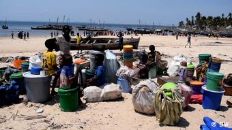 Mosambik Pemba | Geflüchtete Menschen | Paquitequete Strand