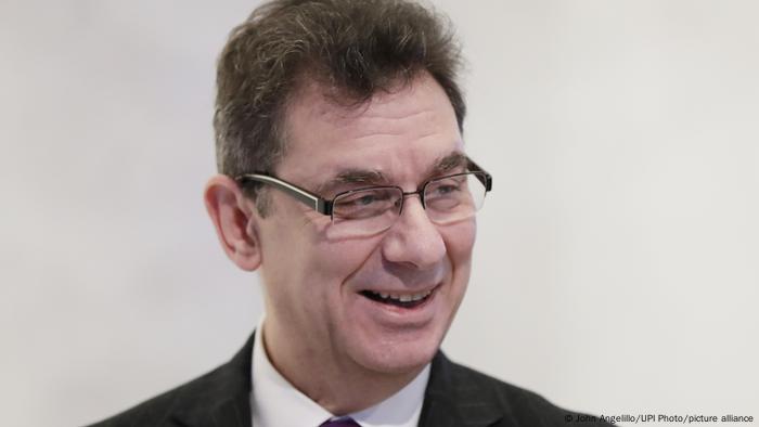 Corona l USA, CEO von Pfizer - Albert Bourla