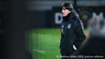 Fußball im DFB-Training, Nationaltrainer Joachim Jogi Löw in Leipzig