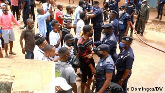 Angola Ndalatando | Polizeigewalt gegen Demonstration