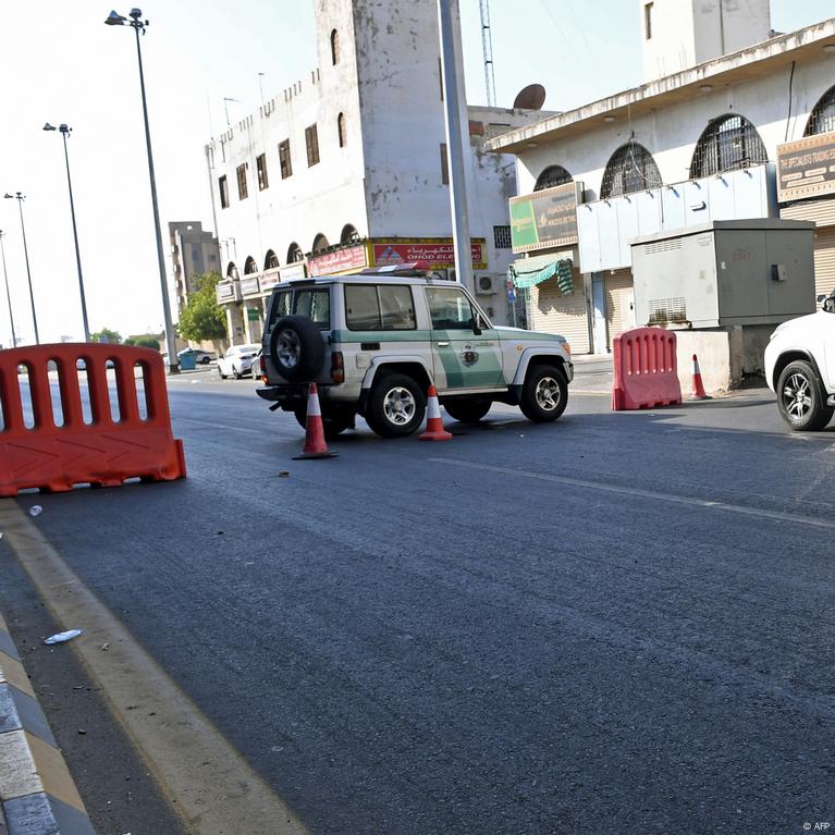 Explosion wounds several at ceremony commemorating WWI in Saudi Arabia