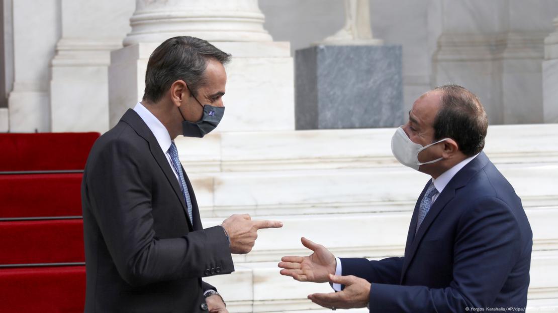 Ο Κυριάκος Μητσοτάκης συνομιλεί με τον Αμπντέλ Αλ Σίσι σε συνάντησή τους το 2020