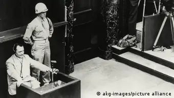 Hermann Goering devant le tribunal à Nuremberg en 1946