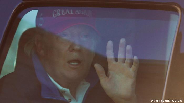 Washington | Präsident Trump gr��ßt MAGA-Demonstranten