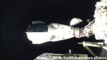 16.11.2020, ---: In diesem von der Nasa zur Verfügung gestellem Bild ist der SpaceX-Transporter nach dem Andocken an die Internationale Raumstation zu sehen. Vier Astronauten sind mit dem Raumtransporter «Crew Dragon» des privaten Unternehmens SpaceX an der Internationalen Raumstation ISS angekommen. (zu dpa: Nach Flug mit SpaceX-Raumschiff: Vier Astronauten an ISS angekommen) Foto: -/NASA-TV/AP/dpa +++ dpa-Bildfunk +++ |