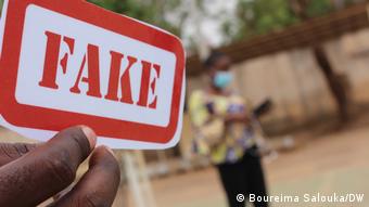 Poster zur Identifizierung gefälschter Nachrichten während der Wahlen in Burkina Faso
